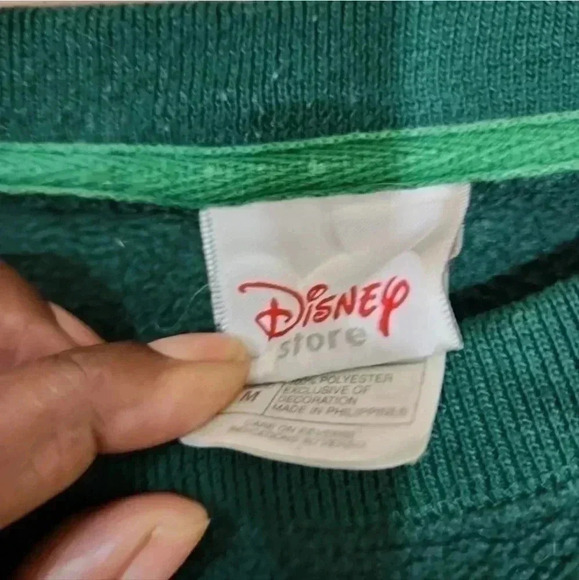 "Cozy Classic: Vintage Disney Winnie the Pooh Warm Sweater - Size Medium" - Picture 4 of 6